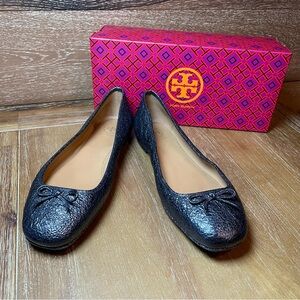 Tory Burch Laila 2 Driver Ballet Flat Navy Crinkle Metallic Size 9